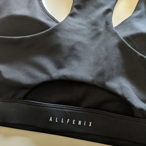 {All Fenix} Brand New Heidi Block Nude Sports Bra - Picture 6 of 9